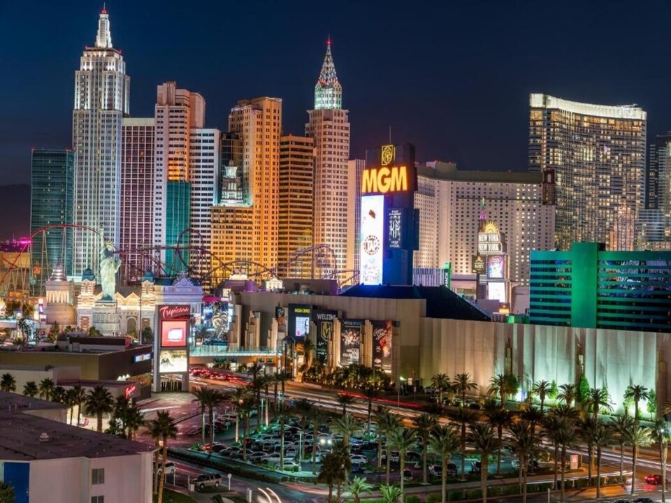 Pool View Stay|Queen Bed|Las Vegas, Las Vegas