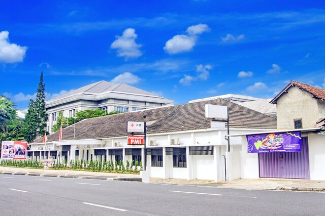 Stylish DBL Suite Escape W/ Free WiFi and Parking