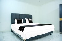 Stylish DBL Suite Escape W/ Free WiFi and Parking