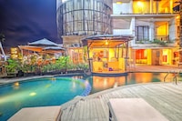 Luxury Two Bedroom Villa with Pool and WiFi Access