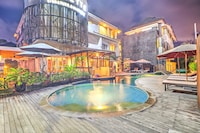 Luxury Two Bedroom Villa with Pool and WiFi Access