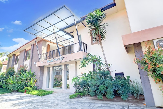 Stylish Delux Twin Stay with Free WiFi and Parking