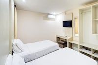 Stylish Delux Twin Stay with Free WiFi and Parking