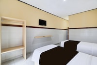 Stylish Twin Stay with Free WiFi Parking and Pool
