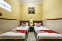Luxury Twin Stay with Free WiFi and Parking