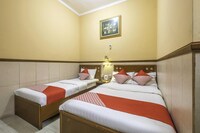 Luxury Triple Suite W/ Free WiFi and Parking