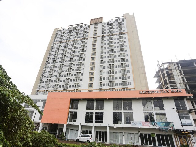 Luxury Delux Retreat W/ Free WiFi Parking and Pool