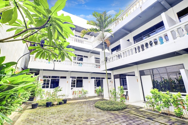 Stylish Delux Twin Stay with Free WiFi and Parking