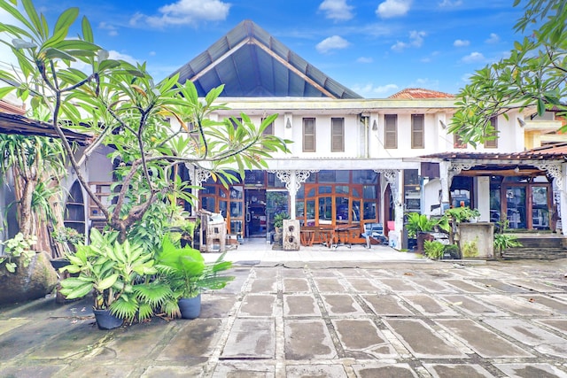 Luxury Family Stay with Extra Space and Free WiFi
