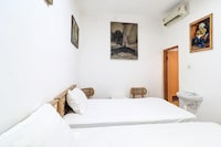 Stylish Twin Stay with Free WiFi Parking and Pool