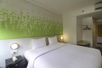 Luxury Double Suite with Balcony and Free WiFi