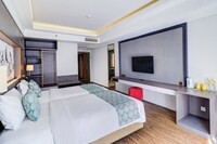 Modern Twin Suite Stay W/ Free WiFi and Pool