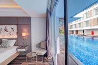 Luxury Twin Suite with Pool Access