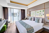 Luxury Double Suite with Balcony and Free WiFi