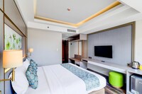 Luxury Double Suite with Balcony and Free WiFi