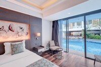 Luxury Double Suite with Pool and Parking Access