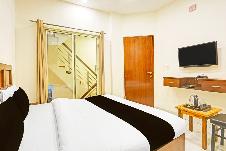 Deluxe Sector 45 Manyavar, Chandigarh