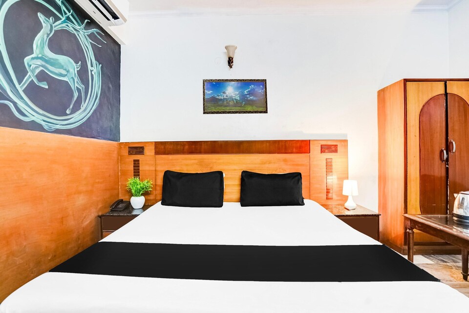 DeluxePaharganj Near Railway Station, New Delhi