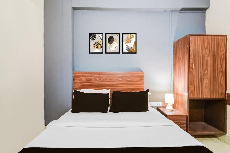 DeluxeParadise Circle, Hyderabad