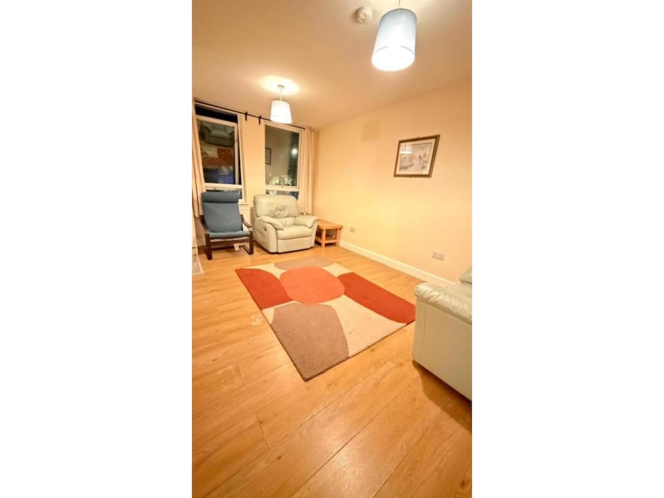 Standard Double Room - Shared, Maidstone
