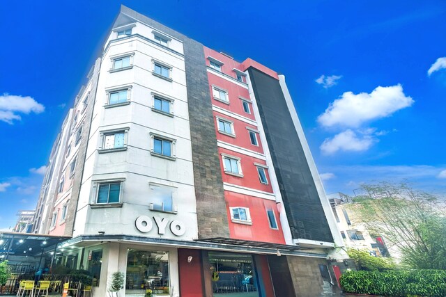 Stylish DBL Suite Escape W/ Free WiFi and Parking