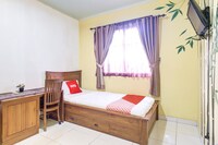 Cozy Single Stay with Free WiFi and Parking
