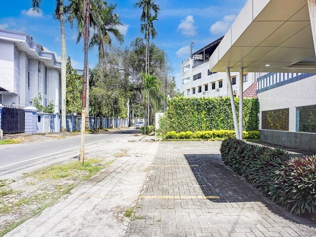 Luxury Deluxe DBL Retreat W/ Free WiFi and Parking