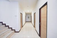 Luxury Twin Stay with Free WiFi and Parking