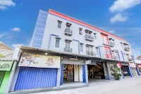 Stylish DBL Suite Escape W/ Free WiFi and Parking