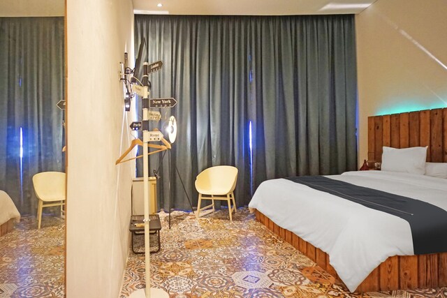 Stylish DBL Suite Escape W/ Free WiFi and Parking