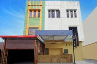 Stylish DBL Suite Escape W/ Free WiFi and Parking