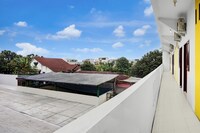 Comfortable Standard DBL Near Ring Road City Walks
