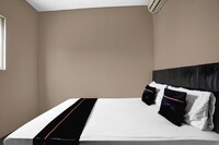 Luxury Deluxe DBL Retreat W/ Free WiFi and Parking