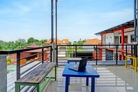 Modern Family Suite Stay Near UNISLA w/ WiFi
