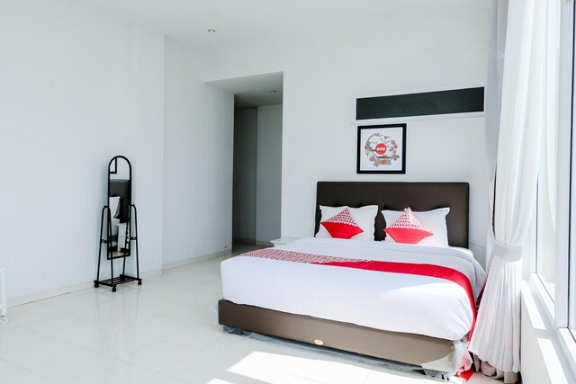 Stylish DBL Suite Escape W/ Free WiFi and Parking