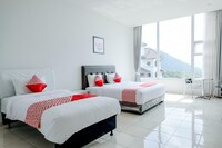 Stylish DBL Suite Escape W/ Free WiFi and Parking