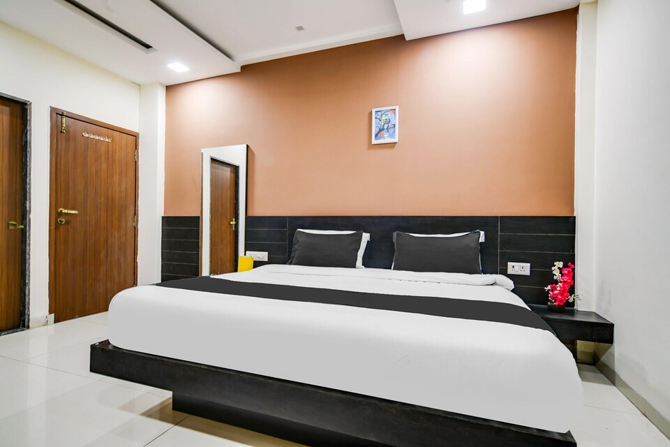 Super Collection O Indore, Indore