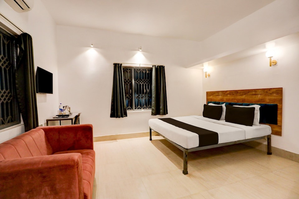 Deluxe With Ganga View Hotel Neatflix and Chill, Bhubaneswar