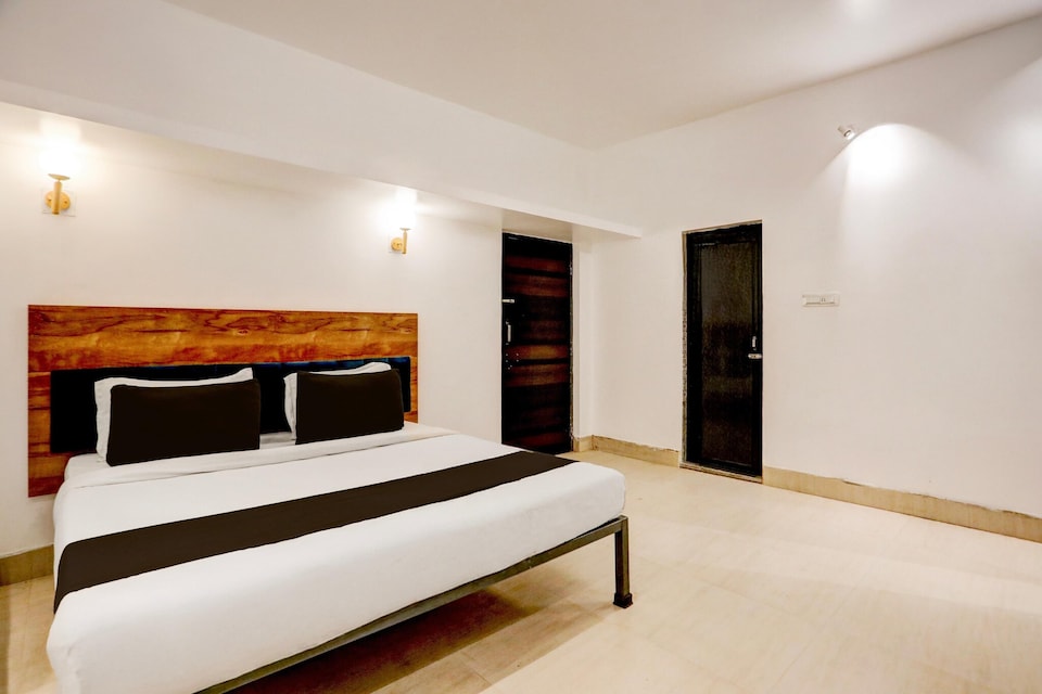 Deluxe With Ganga View Hotel Neatflix and Chill, Bhubaneswar