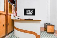 Super Hotel O Lenin Sarani