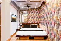 Super Collection O Circus Avenue Road Formerly Hotel Rockstar