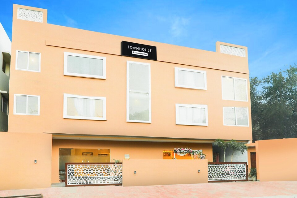 Deluxe Kadapa Bypass Sri Vasavee Grand, Lucknow