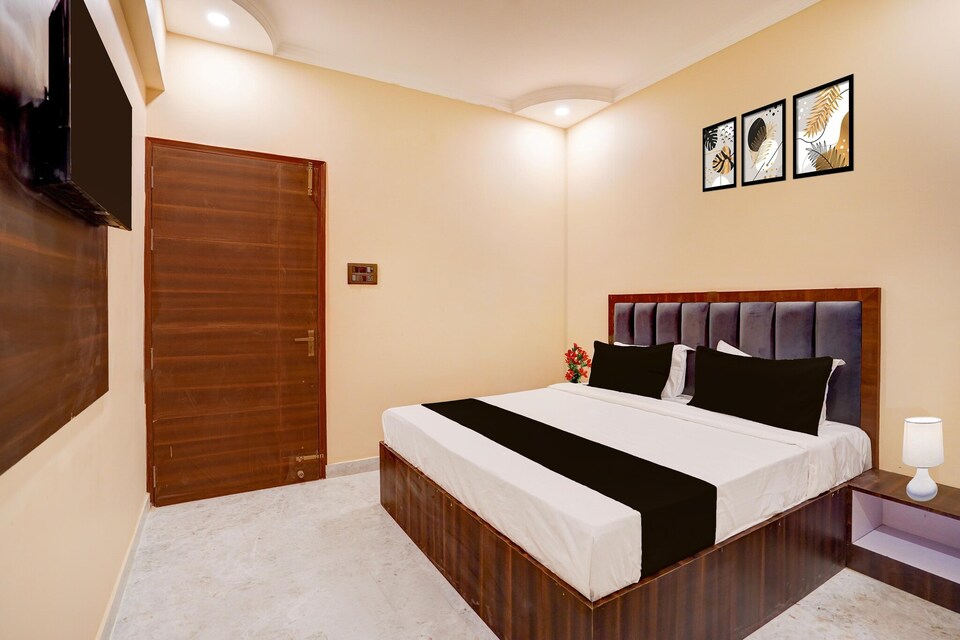 Super Deluxe RoomCollection O High Court, Lucknow