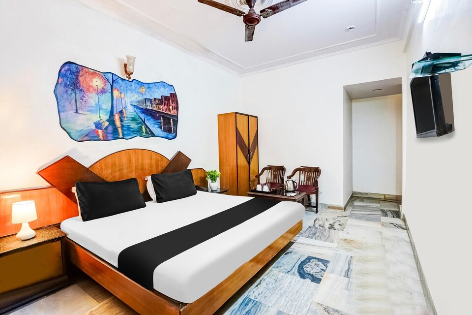 Deluxe with Twin BedPaharganj Near Railway, New Delhi