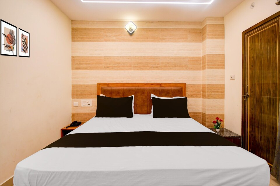 Deluxe Gomti Nagar Station Budget In, Lucknow