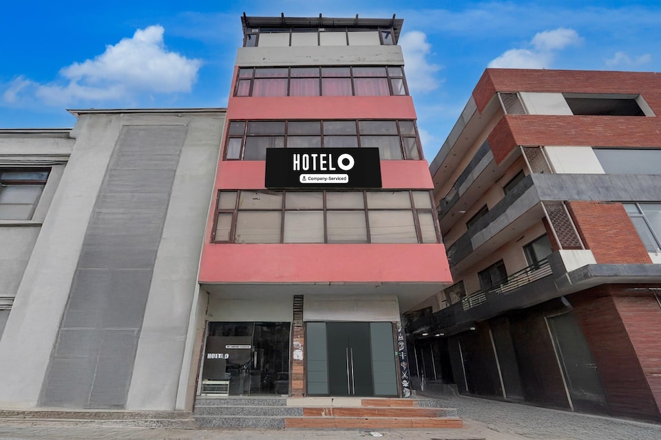 Saver Double Hotel Alpha, Sahibzada Ajit Singh Nagar