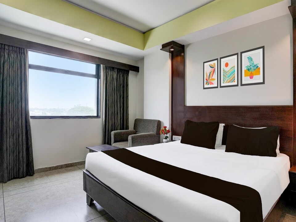 Deluxe Anand Formerly Hotel The Maison, Anand