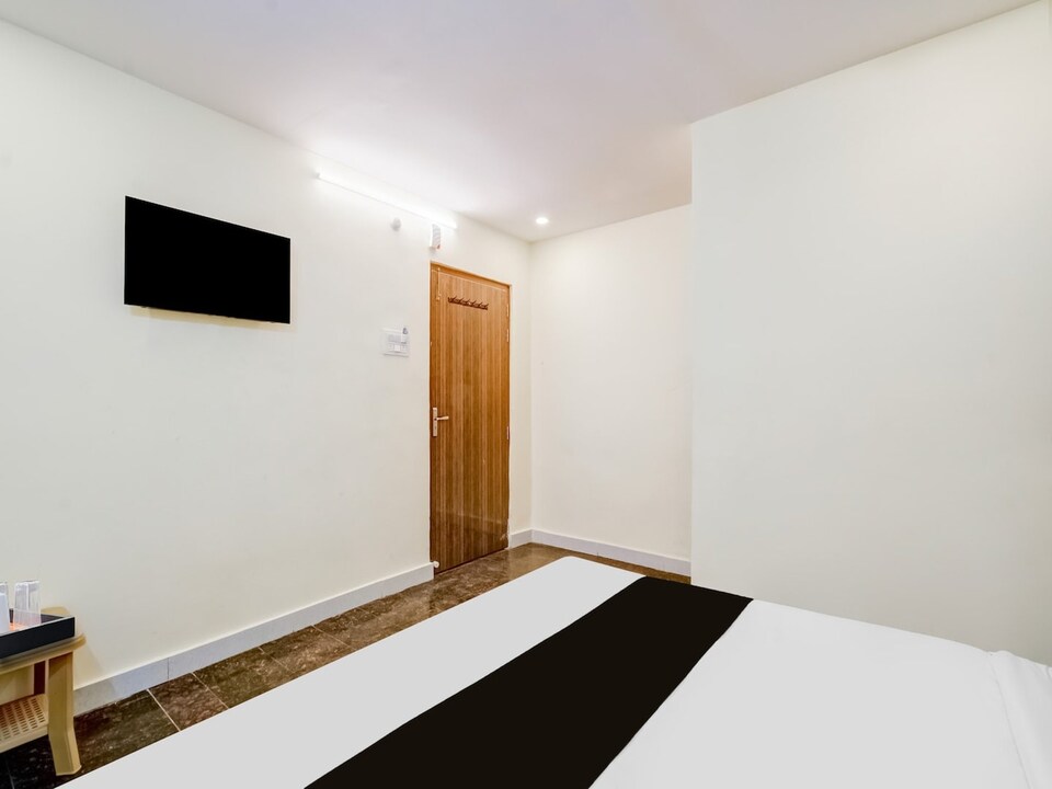 Deluxe with Twin Bed Neredmet Road, Hyderabad