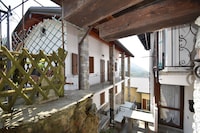 Nel tranquillo villaggio collinare di Aurano