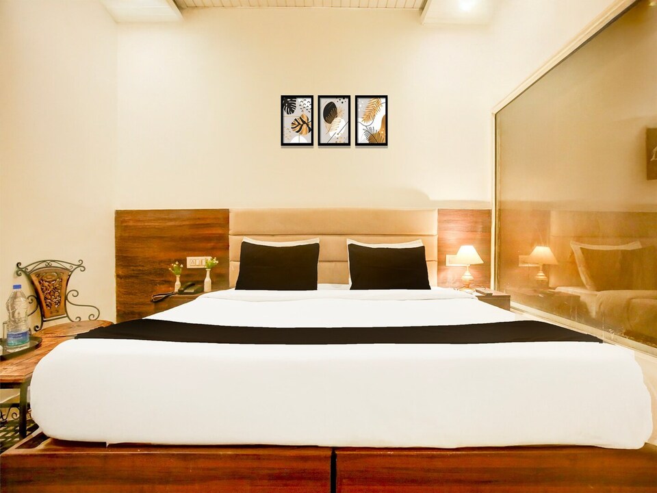Super Deluxe Room Chandigarh Royal Woods, Zirakpur